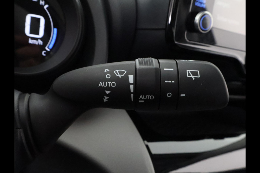 Toyota Yaris Cross 1.5 HYBRID ACTIVE BLACKLINE GARANTIE 2032 ! . APPLE CARPLAY & ANDROID AUTO . ACHTERUITRIJ CAMERA . ADAPTIEVE CRUISE CONTROL .