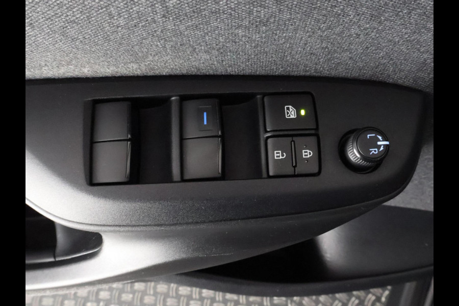 Toyota Yaris Cross 1.5 HYBRID ACTIVE BLACKLINE GARANTIE 2032 ! . APPLE CARPLAY & ANDROID AUTO . ACHTERUITRIJ CAMERA . ADAPTIEVE CRUISE CONTROL .