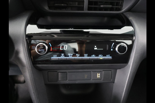 Toyota Yaris Cross 1.5 HYBRID BIJNA 2024. GARANTIE TOT 11-2033! CARPLAY NAVI. CAMERA .ADAPTIVE CRUISE.APPLE CARPLAY & ANDRIOD AUTO .