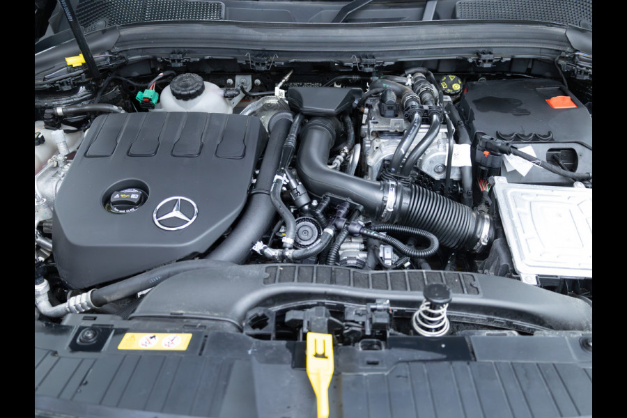 Mercedes-Benz GLA 250 e AMG Line | 360 Camera | Adaptive Cruise | Stoelverw. | Sfeerrverlichting | Elec. klep | App-connect Navigatie, Spraakbediening, Parkeersensoren v + A, Extra getint glas vanaf B-stijl