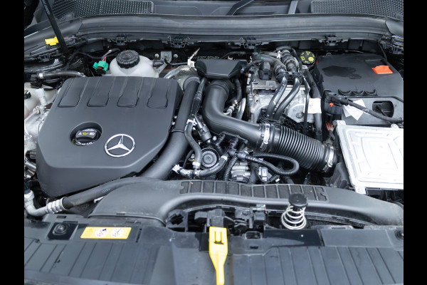Mercedes-Benz GLA 250 e AMG Line | 360 Camera | Adaptive Cruise | Stoelverw. | Sfeerrverlichting | Elec. klep | App-connect Navigatie, Spraakbediening, Parkeersensoren v + A, Extra getint glas vanaf B-stijl