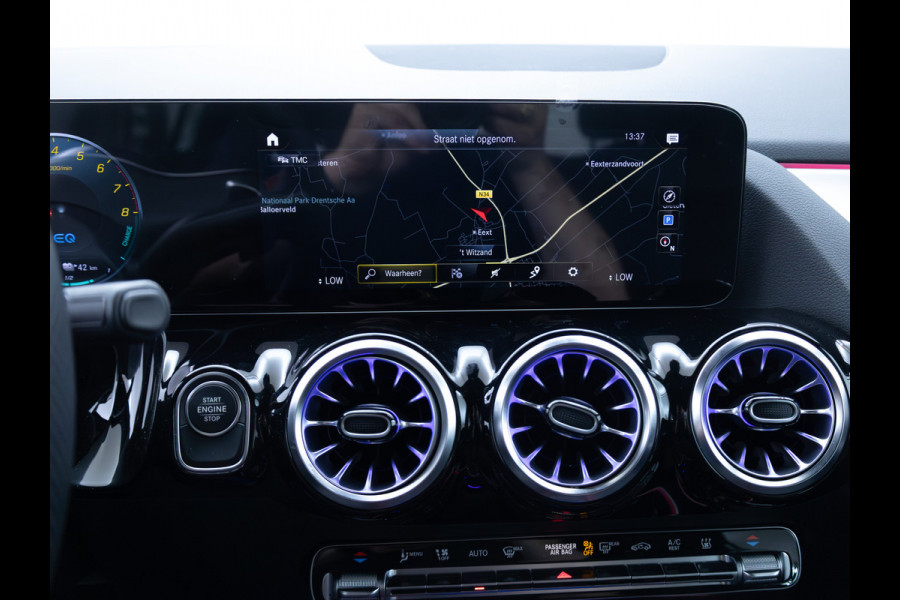 Mercedes-Benz GLA 250 e AMG Line | 360 Camera | Adaptive Cruise | Stoelverw. | Sfeerrverlichting | Elec. klep | App-connect Navigatie, Spraakbediening, Parkeersensoren v + A, Extra getint glas vanaf B-stijl