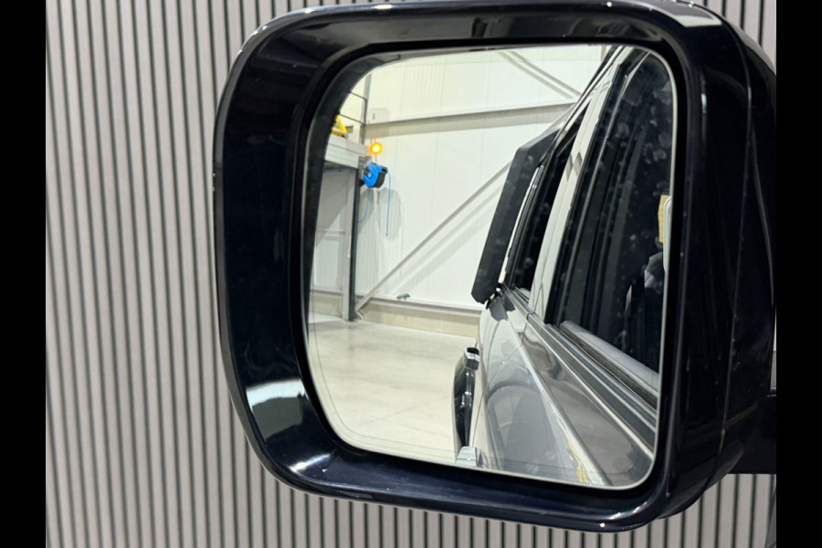 Land Rover Defender 110 2.0 P400e 110 Dynamic SE URBAN / Pano / Meridian / Trekhaak