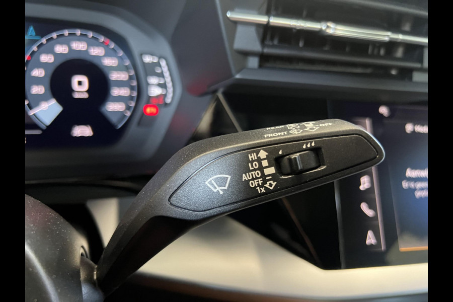 Audi A3 Sportback 30 TFSI Pro Line Navigatie Apple Carplay Android Auto Parkeersensoren achter Cruise Control Full Led Climate Control Lichtmetalen velgen