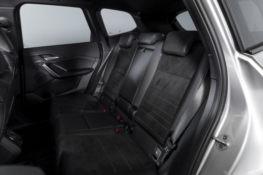 BMW X1 xDrive25e 245 PK | M-Sport | Premium Pack | S/K-Panodak | Elek. Trekhaak | Dig. Cockpit | Cruise | Stoelverw. | PDC | Camera | NAV+App. Connect | ECC | Elek. Klep | LM 19" | 2943