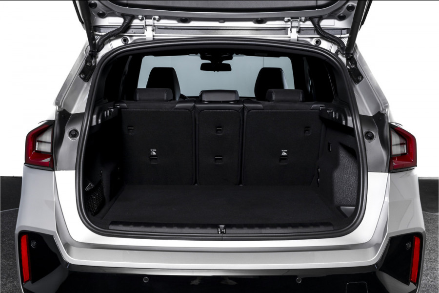 BMW X1 xDrive25e 245 PK | M-Sport | Premium Pack | S/K-Panodak | Elek. Trekhaak | Dig. Cockpit | Cruise | Stoelverw. | PDC | Camera | NAV+App. Connect | ECC | Elek. Klep | LM 19" | 2943