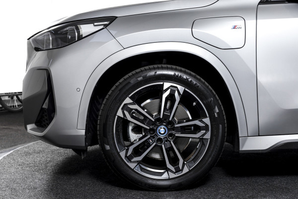 BMW X1 xDrive25e 245 PK | M-Sport | Premium Pack | S/K-Panodak | Elek. Trekhaak | Dig. Cockpit | Cruise | Stoelverw. | PDC | Camera | NAV+App. Connect | ECC | Elek. Klep | LM 19" | 2943