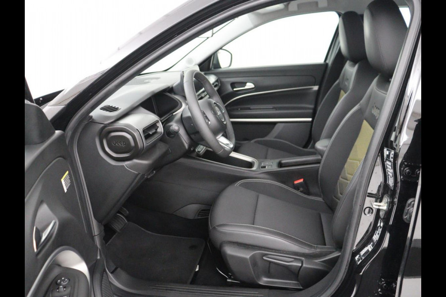 Jeep Avenger Avenger 54 kWh SOH 95,4% | Digital cockpit | Navi | Adaptive cruise | Camera | Climate control | Carplay | Dodehoek detectie | Stoelverwarming
