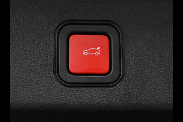Jeep Avenger Avenger 54 kWh SOH 95,4% | Digital cockpit | Navi | Adaptive cruise | Camera | Climate control | Carplay | Dodehoek detectie | Stoelverwarming