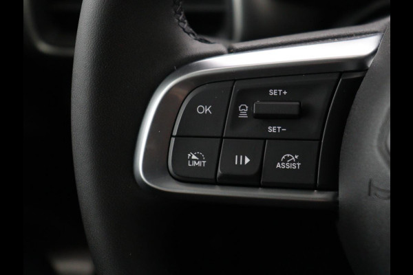 Jeep Avenger Avenger 54 kWh SOH 95,4% | Digital cockpit | Navi | Adaptive cruise | Camera | Climate control | Carplay | Dodehoek detectie | Stoelverwarming