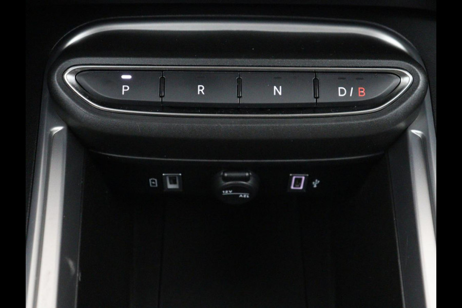 Jeep Avenger Avenger 54 kWh SOH 95,4% | Digital cockpit | Navi | Adaptive cruise | Camera | Climate control | Carplay | Dodehoek detectie | Stoelverwarming