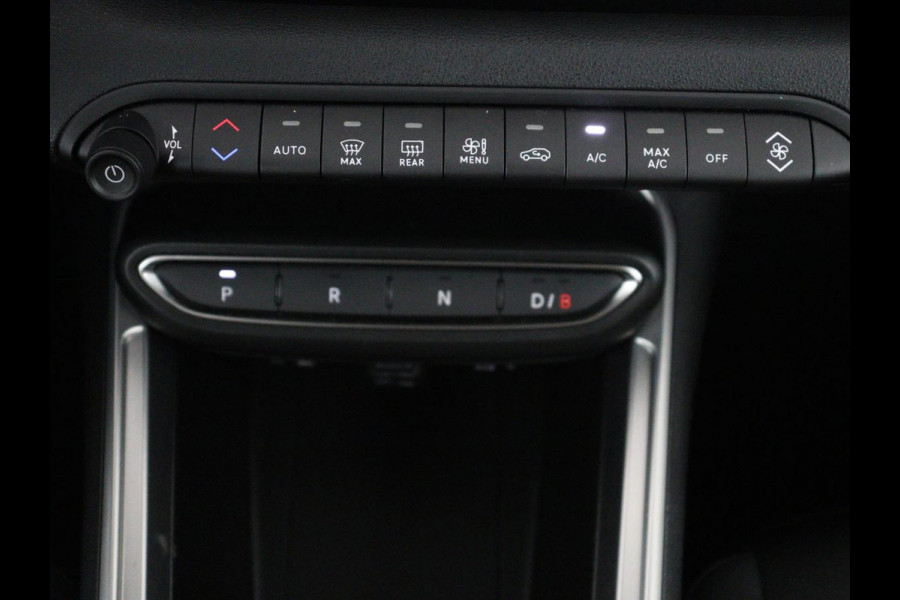 Jeep Avenger Avenger 54 kWh SOH 95,4% | Digital cockpit | Navi | Adaptive cruise | Camera | Climate control | Carplay | Dodehoek detectie | Stoelverwarming