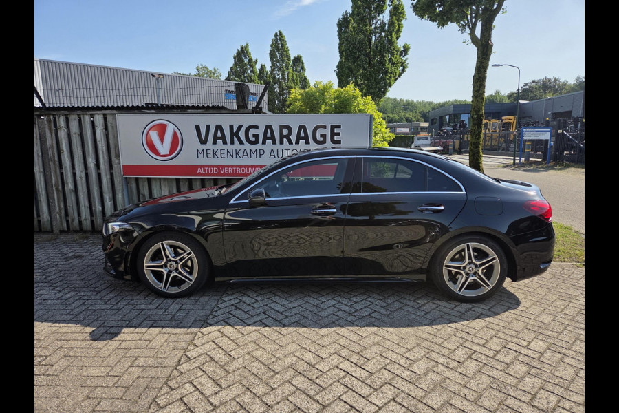 Mercedes-Benz A-Klasse 200 Launch Edition Premium AMG Line 18"/Dodehoek/Keyless/360 camera/Sfeerverlichting/Climate/Apple Carplay & Android Auto