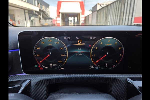 Mercedes-Benz A-Klasse 200 Launch Edition Premium AMG Line 18"/Dodehoek/Keyless/360 camera/Sfeerverlichting/Climate/Apple Carplay & Android Auto