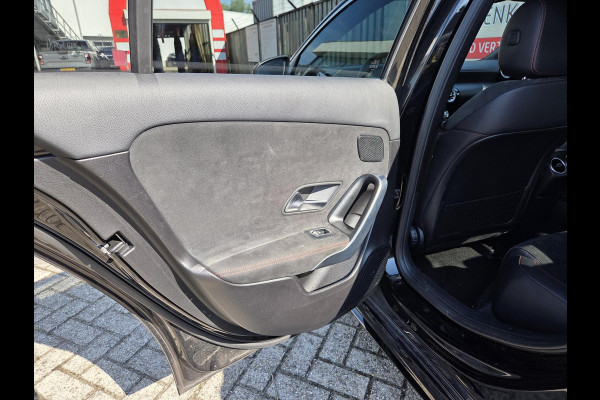 Mercedes-Benz A-Klasse 200 Launch Edition Premium AMG Line 18"/Dodehoek/Keyless/360 camera/Sfeerverlichting/Climate/Apple Carplay & Android Auto