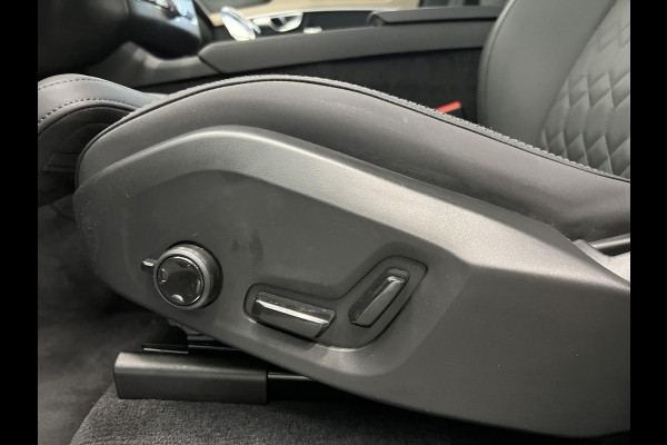 Volvo XC90 2.0 T8 Plug-in hybrid AWD Plus Dark 7 persoons Navigatie Apple Carplay/Android Auto 360 Camera Parkeersensoren Adaptive Cruise Control Full LED Stoel- en stuurverwarming Memory stoelen Climate Control Lichtmetalen velgen