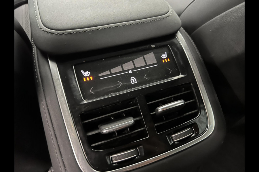 Volvo XC90 2.0 T8 Plug-in hybrid AWD Plus Dark 7 persoons Navigatie Apple Carplay/Android Auto 360 Camera Parkeersensoren Adaptive Cruise Control Full LED Stoel- en stuurverwarming Memory stoelen Climate Control Lichtmetalen velgen