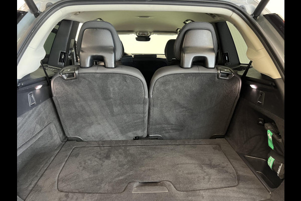 Volvo XC90 2.0 T8 Plug-in hybrid AWD Plus Dark 7 persoons Navigatie Apple Carplay/Android Auto 360 Camera Parkeersensoren Adaptive Cruise Control Full LED Stoel- en stuurverwarming Memory stoelen Climate Control Lichtmetalen velgen