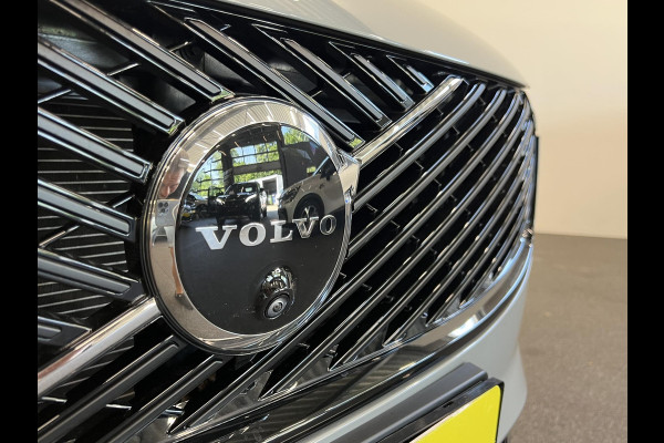 Volvo XC90 2.0 T8 Plug-in hybrid AWD Plus Dark 7 persoons Navigatie Apple Carplay/Android Auto 360 Camera Parkeersensoren Adaptive Cruise Control Full LED Stoel- en stuurverwarming Memory stoelen Climate Control Lichtmetalen velgen