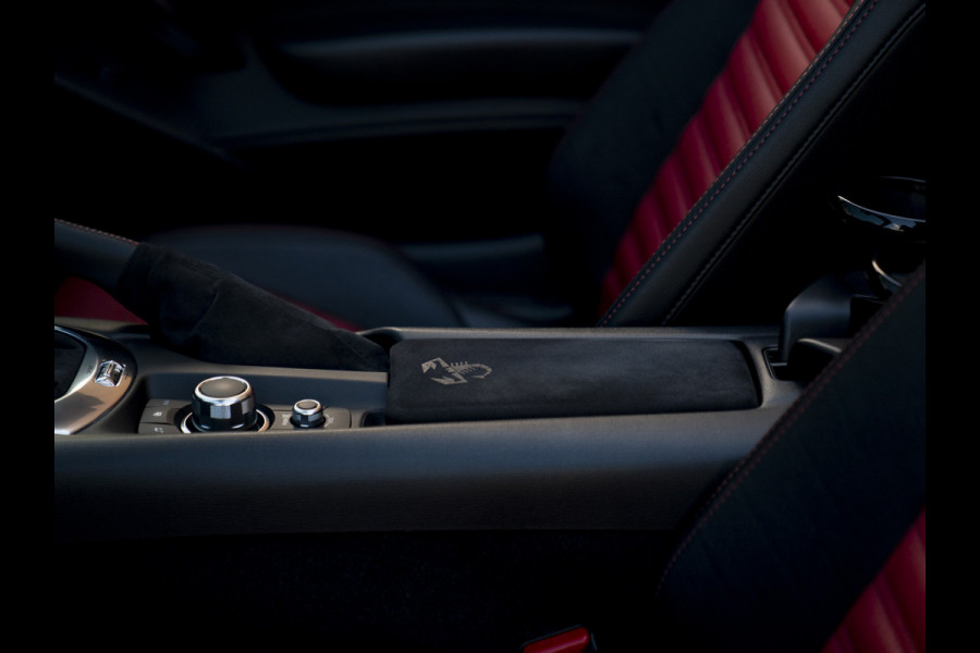 Abarth 124 Spider | Handbak | Bose