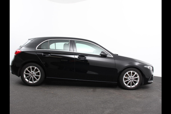 Mercedes-Benz A-Klasse 200 163pk Automaat Advantage Proressive Style Navigatie Virtual Cockpit Climate control Half leder Camera Parkeer Sensoren Lichtmetalen Velgen Cruise Control Stoelverwarming