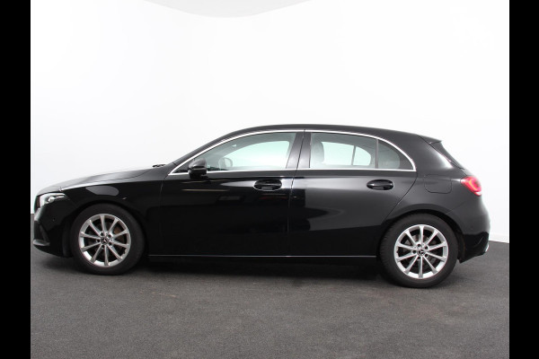 Mercedes-Benz A-Klasse 200 163pk Automaat Advantage Proressive Style Navigatie Virtual Cockpit Climate control Half leder Camera Parkeer Sensoren Lichtmetalen Velgen Cruise Control Stoelverwarming