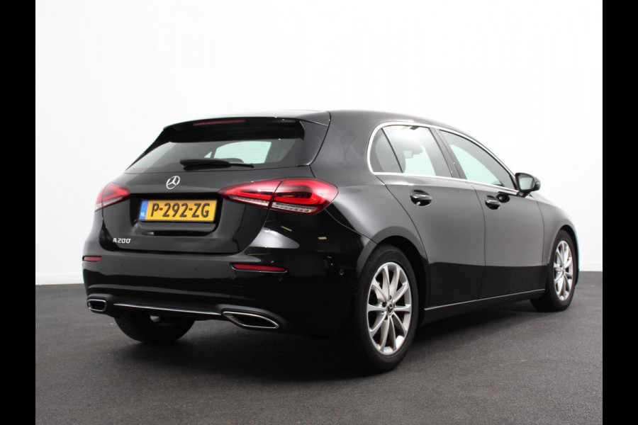 Mercedes-Benz A-Klasse 200 163pk Automaat Advantage Proressive Style Navigatie Virtual Cockpit Climate control Half leder Camera Parkeer Sensoren Lichtmetalen Velgen Cruise Control Stoelverwarming