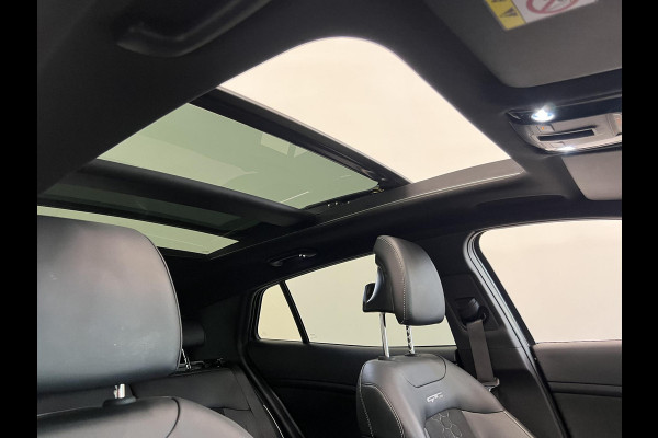 Kia Sportage 1.6 T-GDi Plug-in Hybrid AWD GT-PlusLine Panoramadak Navigatie Apple Carplay Android Auto 360 Camera Parkeersensoren Adaptive Cruise Control Stoel- en stuurverwarming Elektrische stoelen en achterklep Climate Control Lichtmetalen velgen