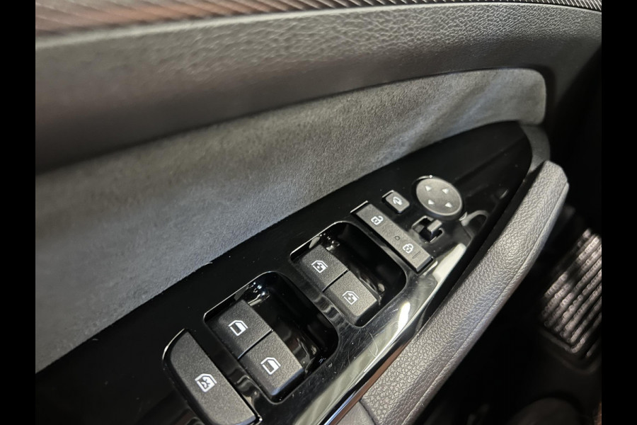 Kia Sportage 1.6 T-GDi Plug-in Hybrid AWD GT-PlusLine Panoramadak Navigatie Apple Carplay Android Auto 360 Camera Parkeersensoren Adaptive Cruise Control Stoel- en stuurverwarming Elektrische stoelen en achterklep Climate Control Lichtmetalen velgen