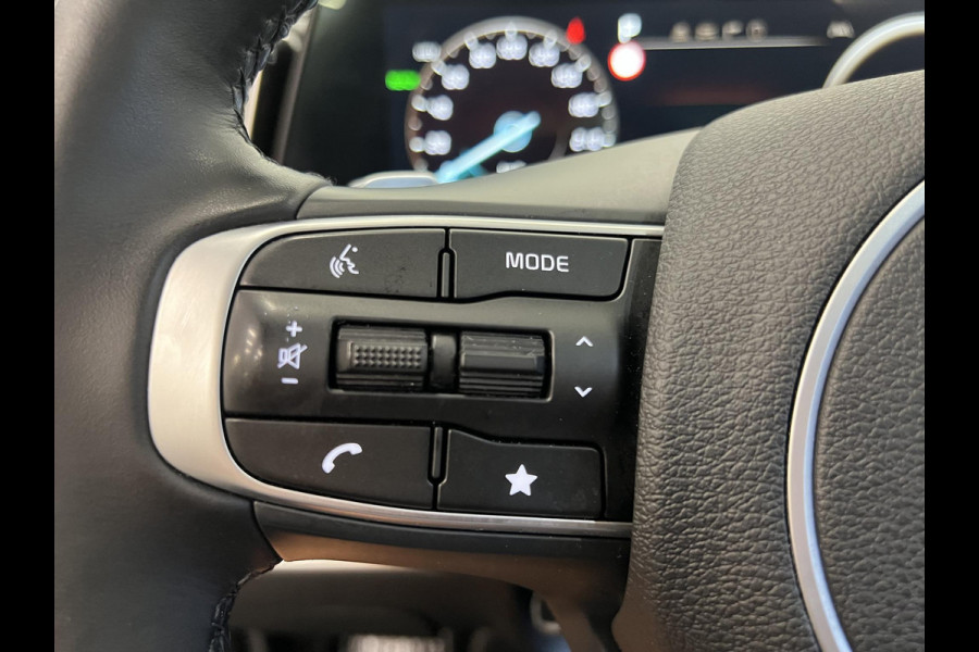 Kia Sportage 1.6 T-GDi Plug-in Hybrid AWD GT-PlusLine Panoramadak Navigatie Apple Carplay Android Auto 360 Camera Parkeersensoren Adaptive Cruise Control Stoel- en stuurverwarming Elektrische stoelen en achterklep Climate Control Lichtmetalen velgen