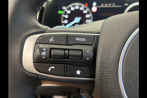 Kia Sportage 1.6 T-GDi Plug-in Hybrid AWD GT-PlusLine Panoramadak Navigatie Apple Carplay Android Auto 360 Camera Parkeersensoren Adaptive Cruise Control Stoel- en stuurverwarming Elektrische stoelen en achterklep Climate Control Lichtmetalen velgen