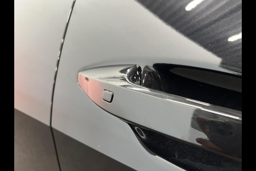 Kia Sportage 1.6 T-GDi Plug-in Hybrid AWD GT-PlusLine Panoramadak Navigatie Apple Carplay Android Auto 360 Camera Parkeersensoren Adaptive Cruise Control Stoel- en stuurverwarming Elektrische stoelen en achterklep Climate Control Lichtmetalen velgen
