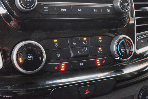 Ford Transit Custom 320 2.0 TDCI L2H1 Limited | Trekhaak | Apple Carplay | Cruise