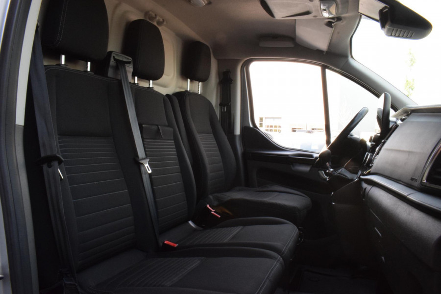 Ford Transit Custom 320 2.0 TDCI L2H1 Limited | Trekhaak | Apple Carplay | Cruise
