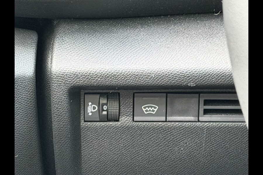Citroën C4 1.2 VTR Sport 130PK | Camera achter | Stoelverwarming | Voorruit verwarming | Apple Carplay | Cruise control | Climate control
