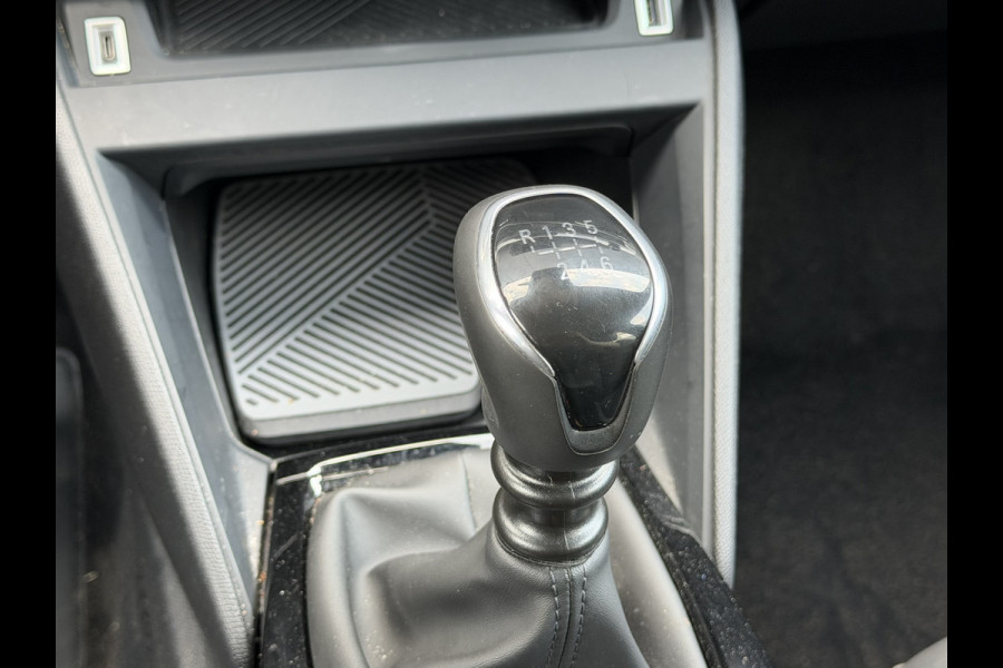 Citroën C4 1.2 VTR Sport 130PK | Camera achter | Stoelverwarming | Voorruit verwarming | Apple Carplay | Cruise control | Climate control
