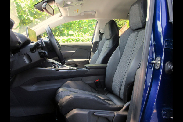 Peugeot 3008 1.2 PureTech Blue Lease Executive * Trekhaak * Navigatie *