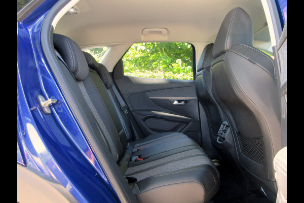 Peugeot 3008 1.2 PureTech Blue Lease Executive * Trekhaak * Navigatie *