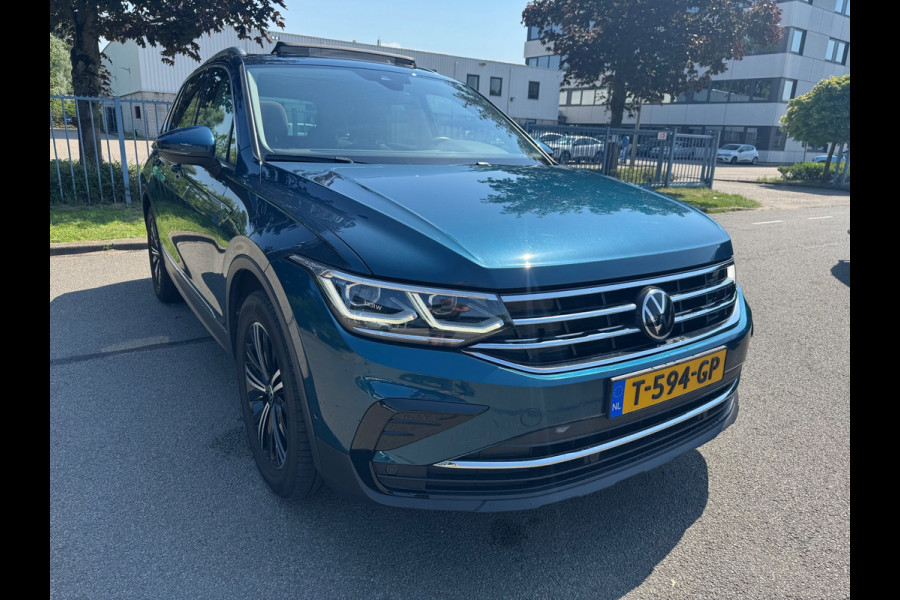 Volkswagen Tiguan 2.0 TDI 150PK DSG PANO LED KEYLESS