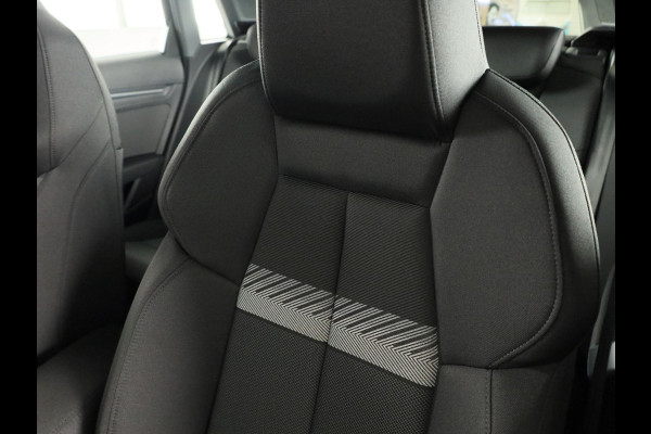 Audi A3 Sportback Pro Line 40 TFSI e 204 pk | Assis.pak Driving+Parking plus | Led v+a, dyna. knipper. achter | Sportstoelen zwarte stof | Apple carplay |