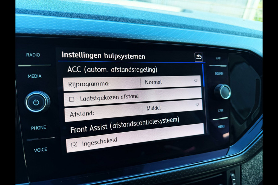 Volkswagen T-Cross 1.0 TSI Style Business Camera_Trekh_Carplay_ACC