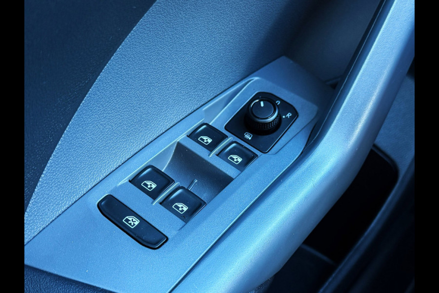 Volkswagen T-Cross 1.0 TSI Style Business Camera_Trekh_Carplay_ACC