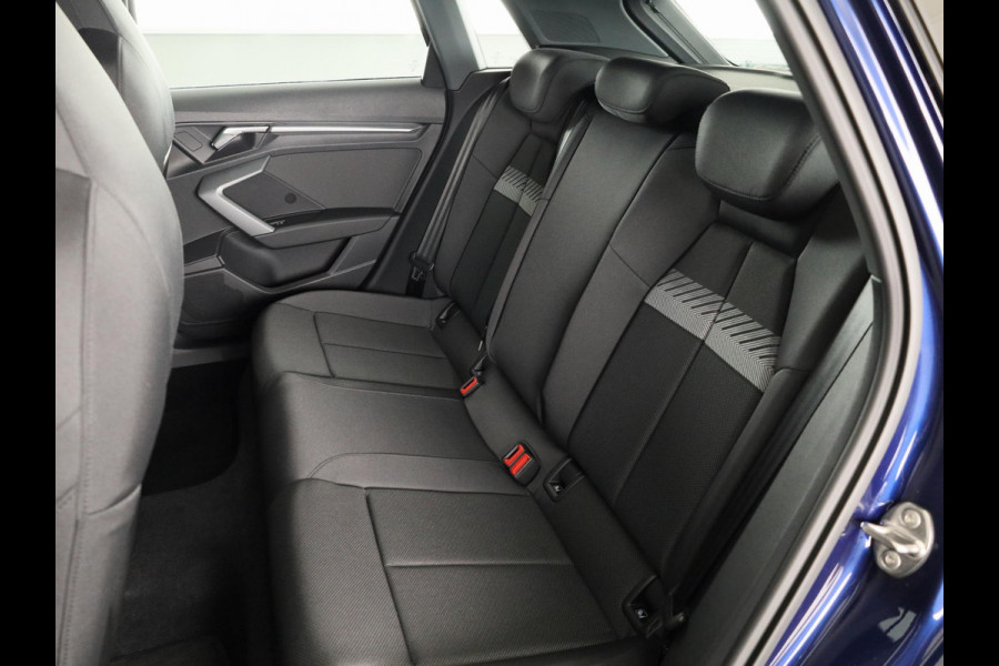 Audi A3 Sportback Pro Line 40 TFSI e 204 pk | Assis.pak Driving+Parking plus | Led v+a, dyna. knipper. achter | Sportstoelen zwarte stof | Apple carplay |