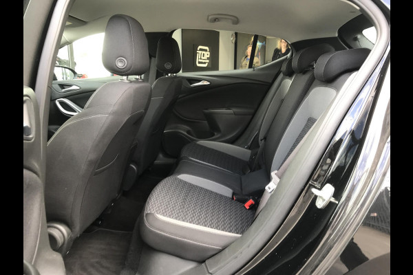Opel Astra 1.2 Edition Navi Camera