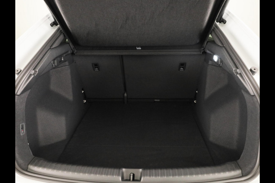 Audi Q4 Sportback e-tron 45 S edition Competition 82 kWh 286 pk | Assistentiepakket plus | Trekhaak | Ambient lichtpakket | Optiekpakket zwart plus |