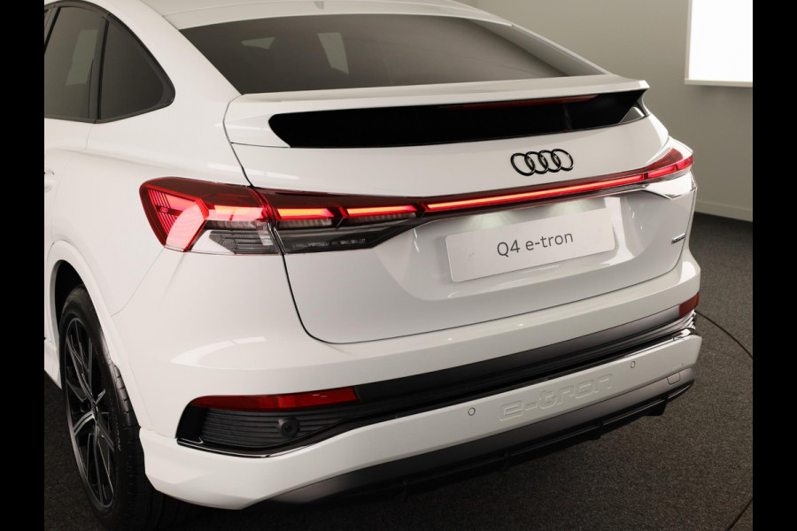 Audi Q4 Sportback e-tron 45 S edition Competition 82 kWh 286 pk | Assistentiepakket plus | Trekhaak | Ambient lichtpakket | Optiekpakket zwart plus |