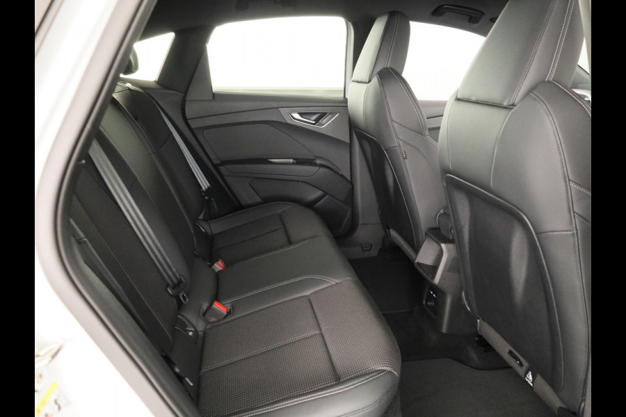 Audi Q4 Sportback e-tron 45 S edition Competition 82 kWh 286 pk | Assistentiepakket plus | Trekhaak | Ambient lichtpakket | Optiekpakket zwart plus |