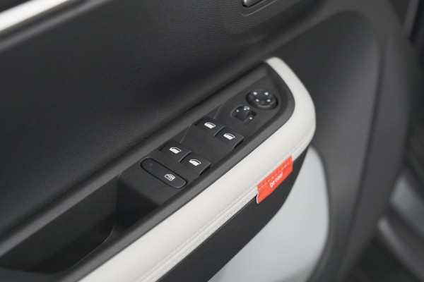 Citroën Ë-C3 Aircross Plus 113pk Extended Range 54 kWh | 11 KW Lader | Camera | Apple CarPlay | Parkeersensoren