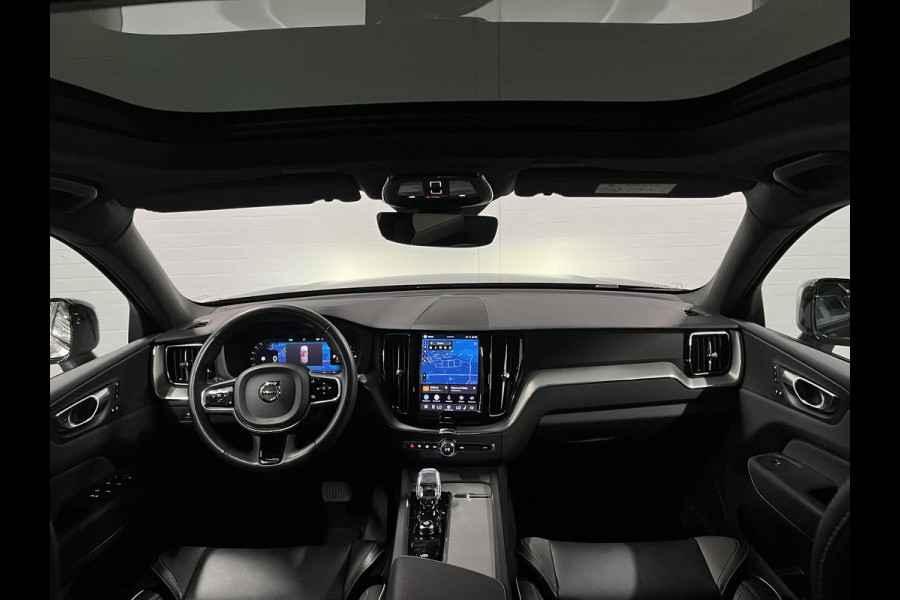 Volvo XC60 2.0 T6 Plug-in hybrid AWD Plus Dark Trekhaak | Open dak | Adaptive cruise control | Stoel-/stuur verwarming | 22"wielen | Carplay | Google