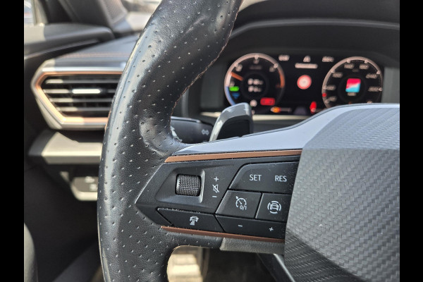 CUPRA Formentor 1.4 e-Hybrid VZ Performance 19"/Panoramadak/Virtual cockpit/Dodehoek/Lane Assist/Keyless/Camera/PDC v+a